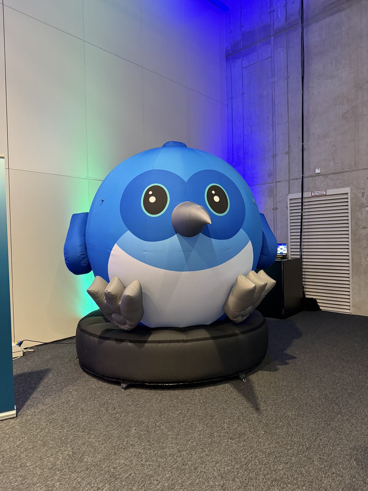 The giant inflatable Dash, the Flutter mascot, on the expo floor