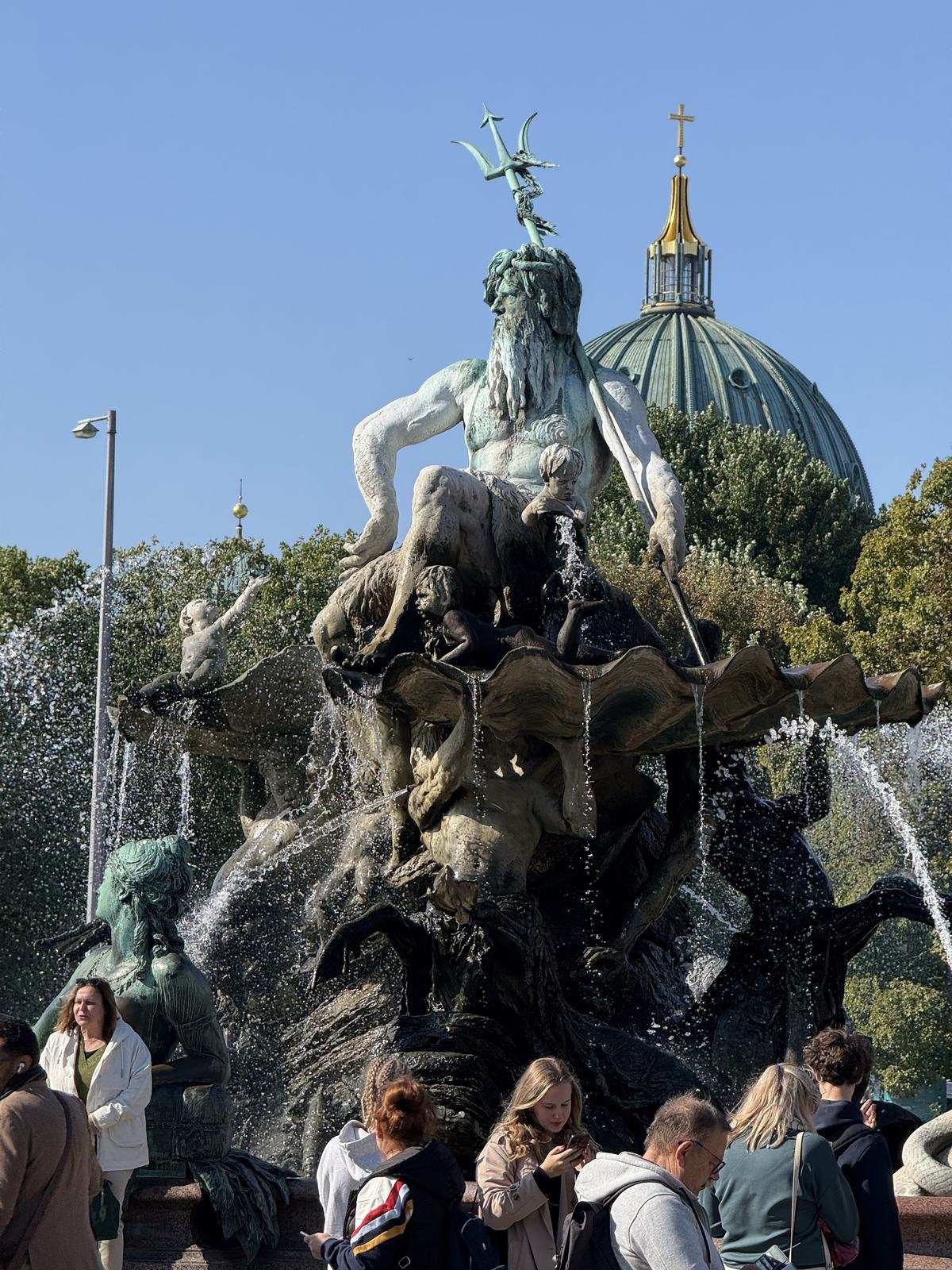 The Neptunbrunnen fountain with the Berliner Dom behind it
