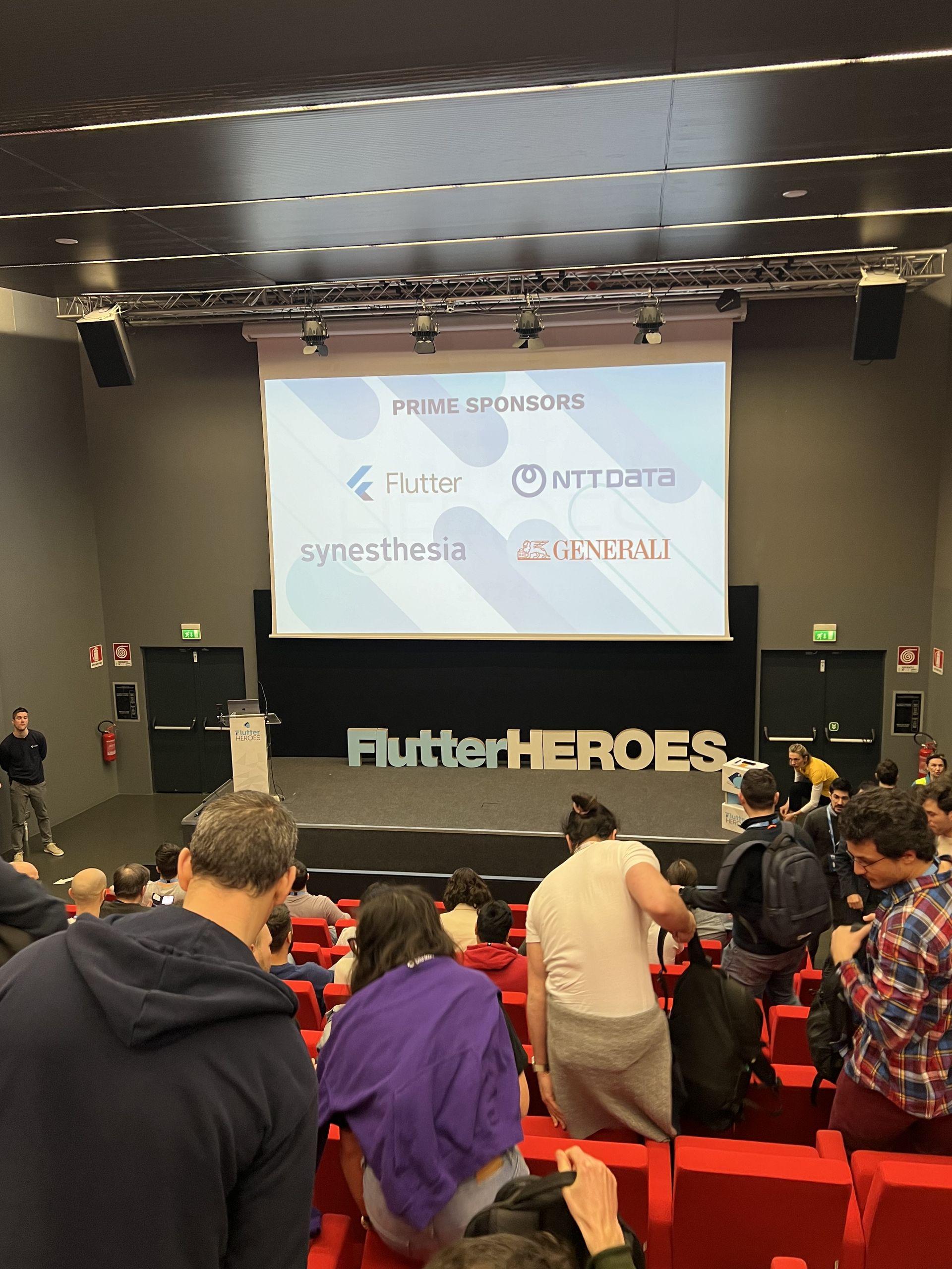The sponsors slide with Flutter, NTT Data, synesthesia and Generali