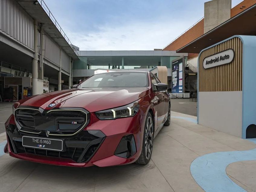 BMW i5 M60 with the new Android Auto