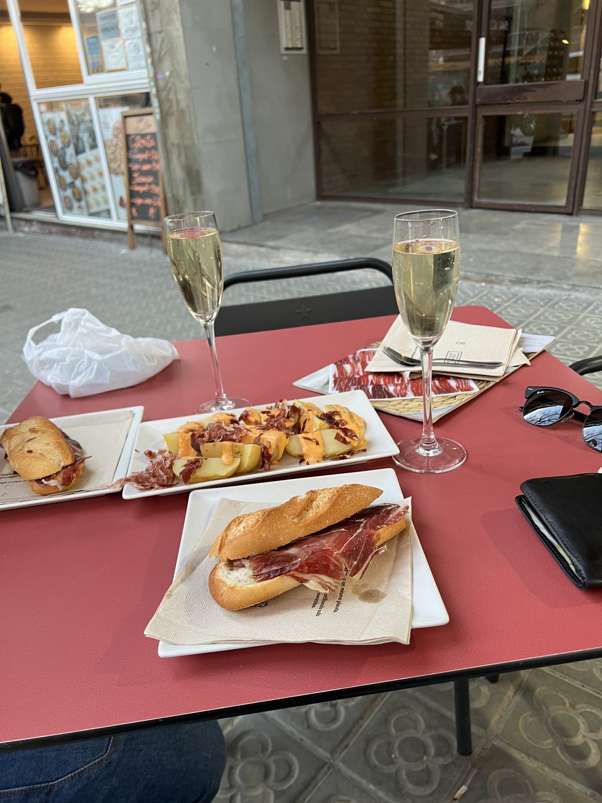 Tapas and cava